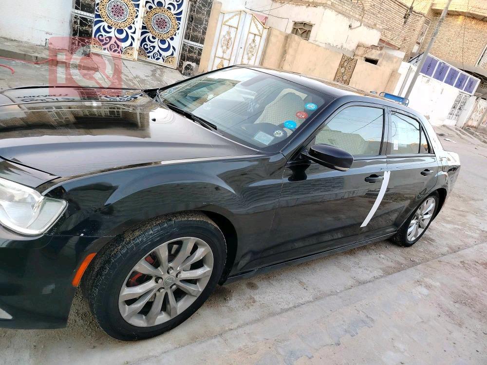 کرایسلەر 300